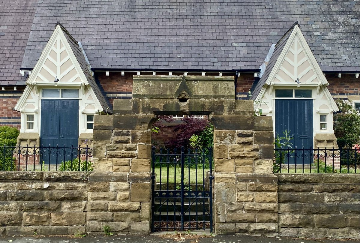 #nocontextgates #nocontextdoors <a href="/DoorsNo3828/">NoContextDoors</a> <a href="/LoveOfGates/">For the Love of Gates</a> 
Grade II listed former village school, Crathorne, 1876.