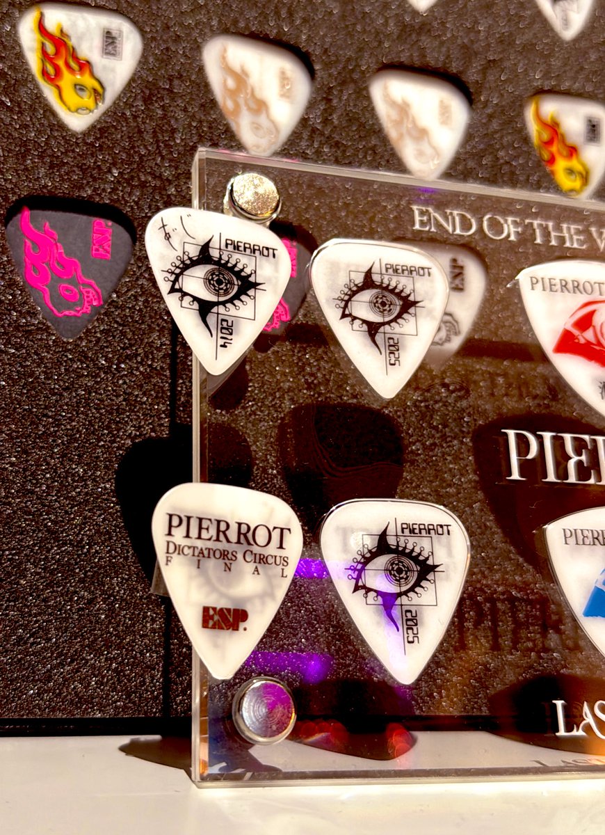 PIERROT 有明 パンフレット 2種 キリト ピエロ アイジ 潤 ピエラー