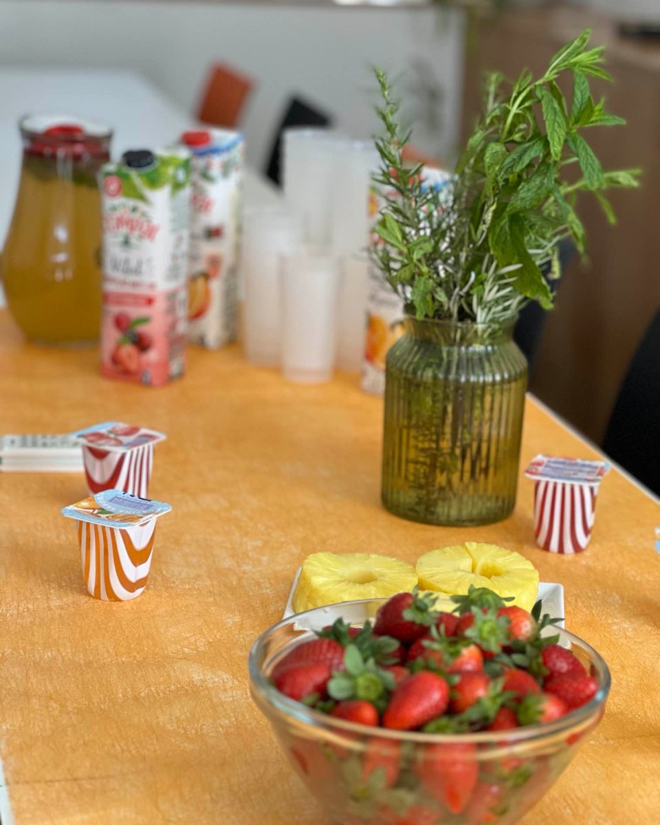 🧘‍♀️ Respirar fundo. Alongar. Relaxar.

No âmbito do Mês do Bem-Estar na Cision, a nossa equipa reuniu-se para uma aula de yoga no escritório 🌿💚

#CisionPortugal #CisionLife #BemEstarNoTrabalho