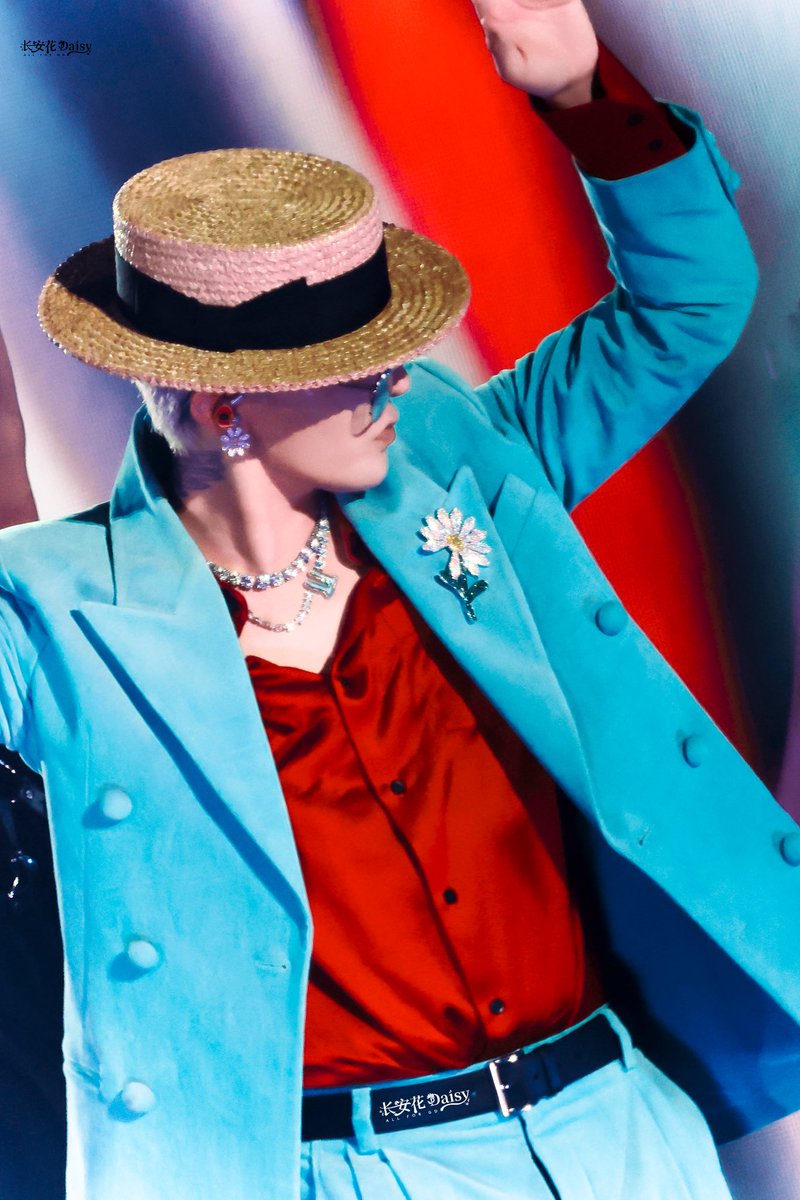 Aug88Leo's tweet photo. 250526 Übermensch World Tour in Osaka

 첫만남보다 설렌대도 믿을까😻

#GD #GDRAGON #지디 #지드래곤 
#übermensch #권지용 #kwonjiyong https://t.co/YpTfOF8VCz