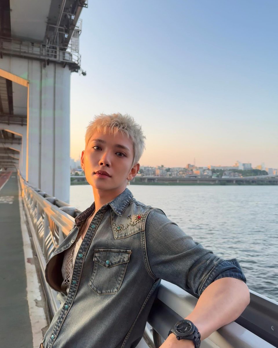 sseokism's tweet image. WHAT THE FUCK IS THIS LOVESTAGRAM