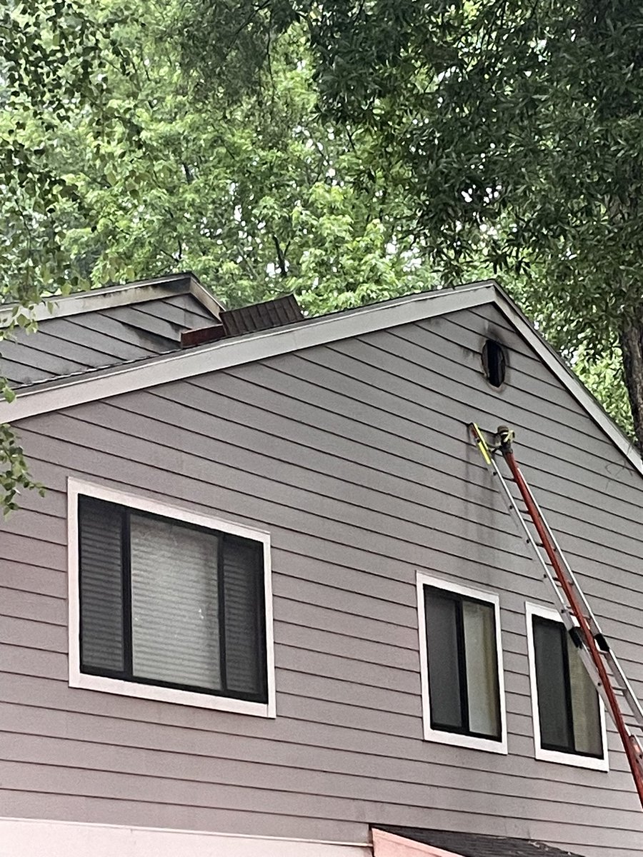 Just after 7:00 PM last night, the Roswell Fire Department responded to a fire at the Rosemont Apartment Complex.

Five units sustained fire, smoke, and water damage. Out of caution, utilities were shut off to the entire building, affecting ten units in total.  No injuries.