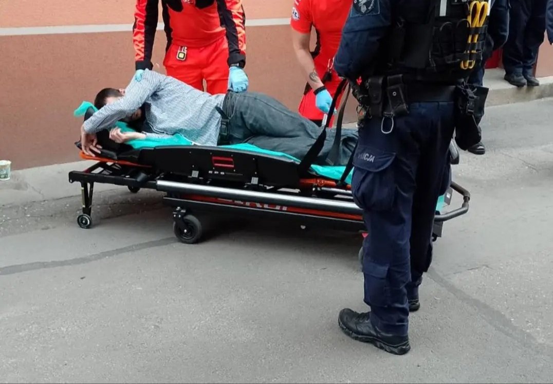 #wroclaw 
🔴 Posłanka <a href="/MartaStozek/">Marta Stożek Razem</a> zapowiada interwencję ws. działań wrocławskiej policji przy eksmisji 65-latki. - Wyślę zapytanie w sprawie użycia gazu w zamkniętym pomieszczeniu - na klatce schodowej. To jest kolejny skandal - mówi.