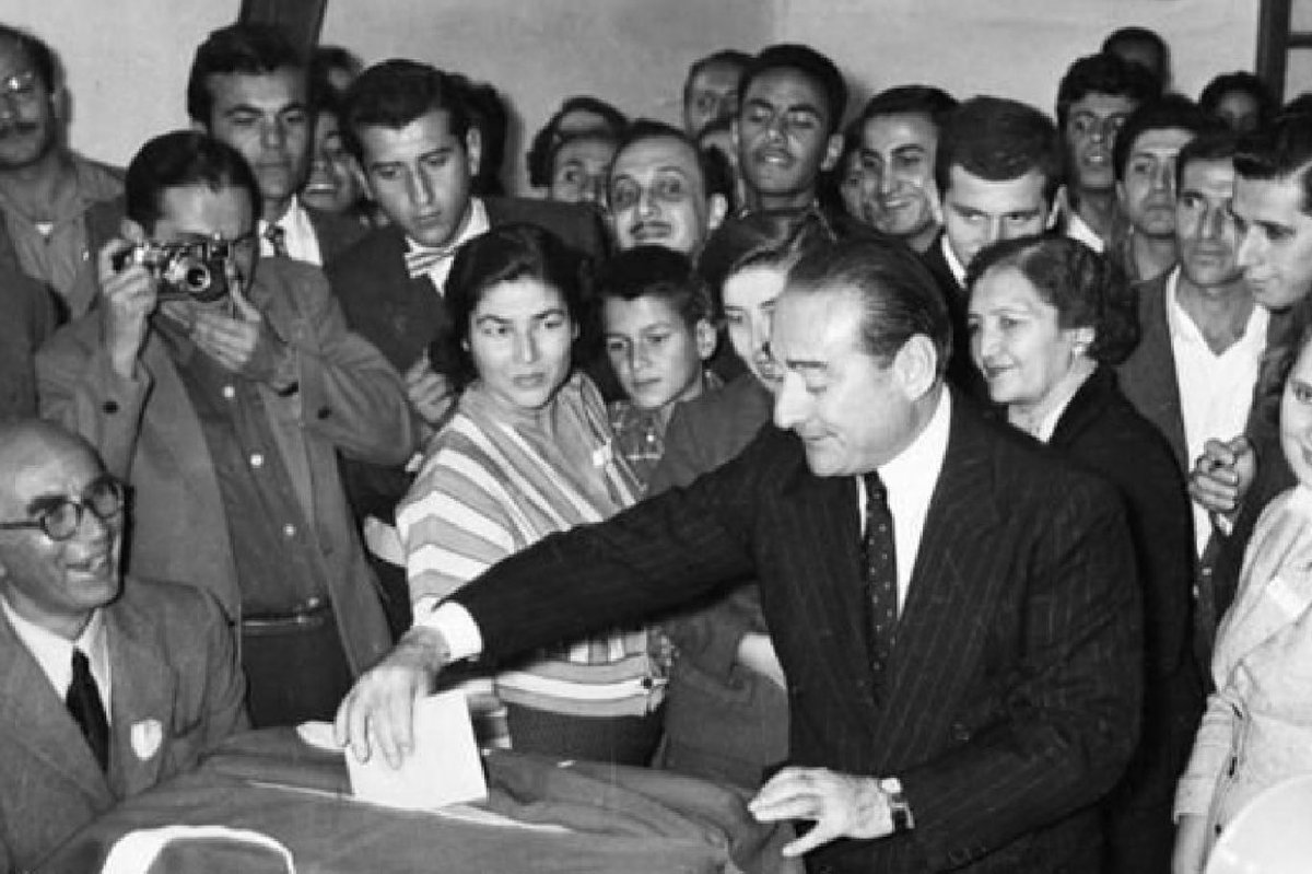Demokrat Parti, 14 Mayıs 1950’de iktidara geldi. Türkiye’nin kaderi değişti.
7 yılda neler mi oldu?
Bu bir #tarih floodudur.
Ekonomiden dine, basından muhalefete, eğitimden orduya Türkiye’nin 1950-60 arası geçirdiği dönüşümden 2025’teki 1 Dolar’ın pahasına değin burada.