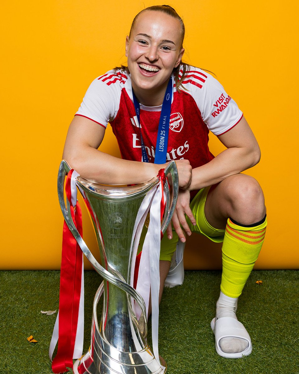 ArsenalWFC's tweet photo. 🧤😊 https://t.co/MTUnX9OtXi