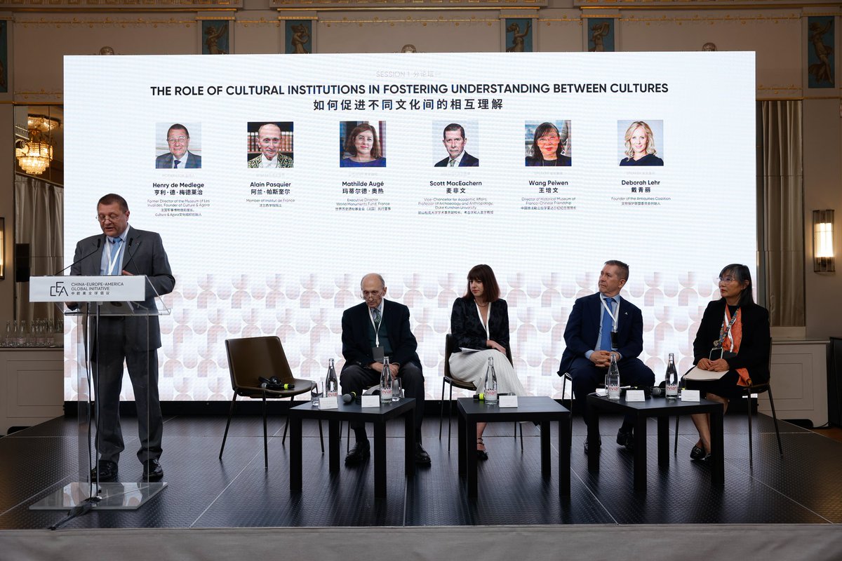 Heureux d’avoir ouvert la session inaugurale du colloque du C.E.A. sur culture et dialogue international.
La culture n’est pas un ornement, mais une force : un langage universel pour mieux comprendre l’autre dans un monde fragmenté. #CEA2025 #CultureEtPaix