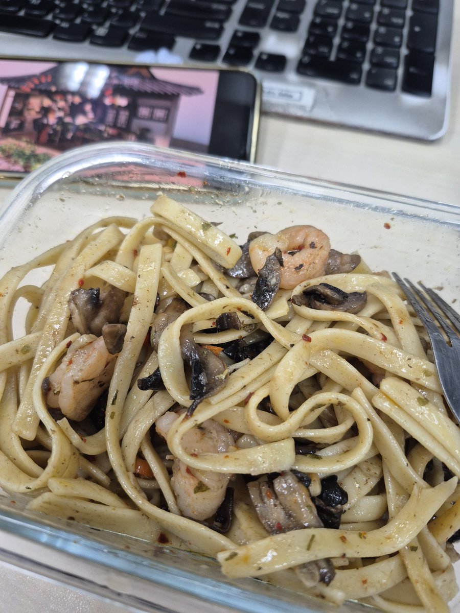 faramies's tweet photo. Fettucine oioio https://t.co/dAvmdBjFzV