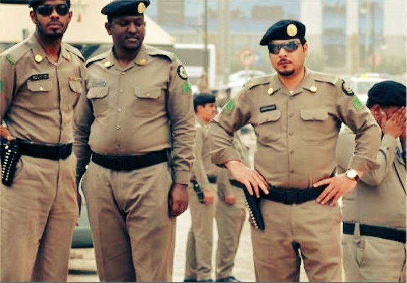 خدمت امت حزب‌الله که حاج آقا قاسمیان قراره از گیت فرودگاه جده ترخیص بشن. فقط یه سری کارهای اداری مونده :)