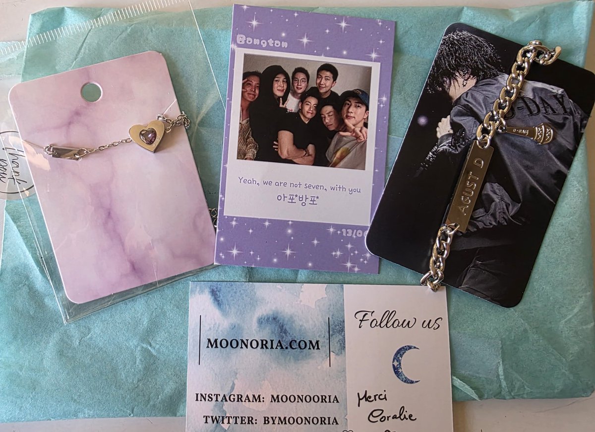 Aah enfin prête pour le festa et la Corée !! Et j'ai enfin racheté le bracelet dday que j'ai perdu 🥲. Merci infiniment <a href="/ByMoonoria/">Moonoria</a> <a href="/Moony_euphoria/">Moon⁷☾ 𝑩𝑻𝑺 𝒚𝒆𝒂𝒓 ECHO OSAKA D2💎</a> 🥹💜