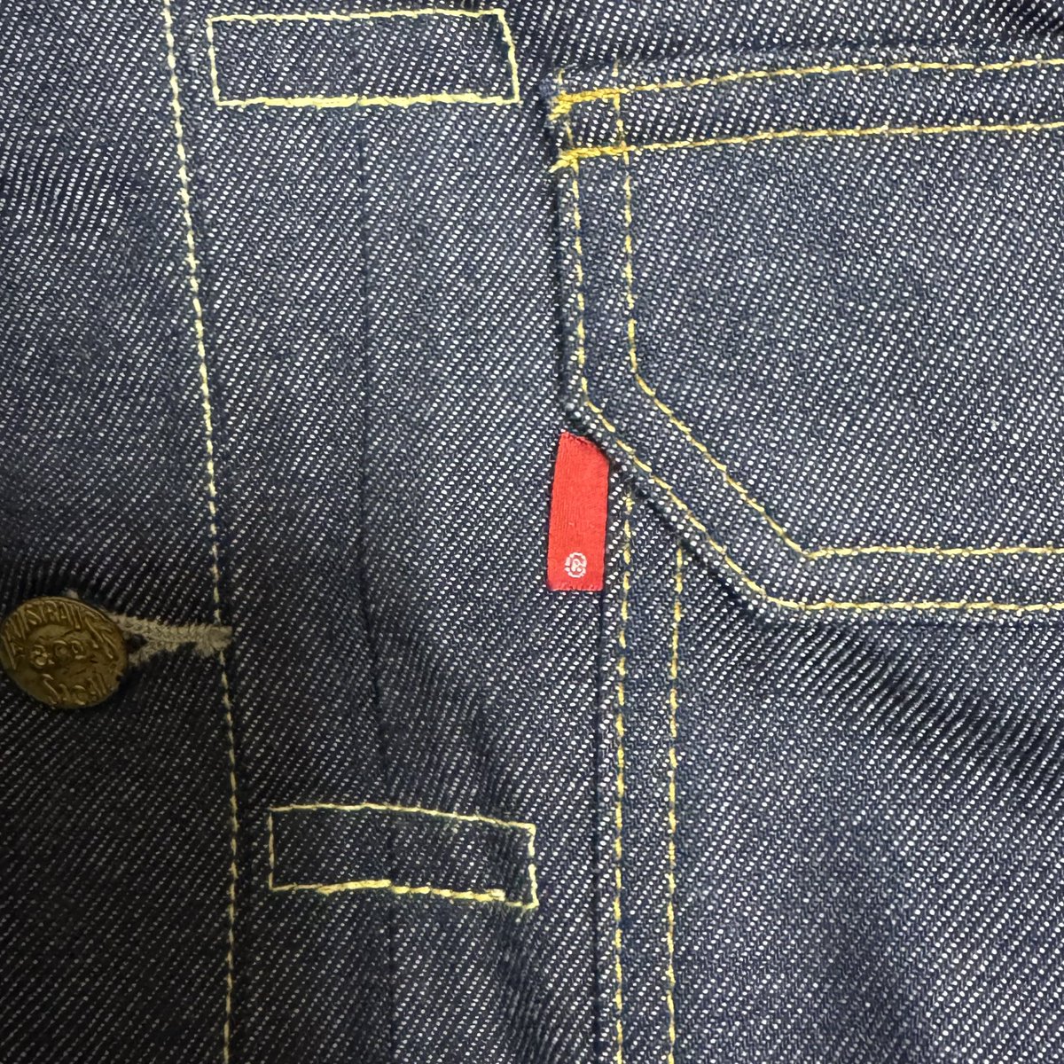 試着した時は気にならなかったから新品出してくれたんだろうけど 
