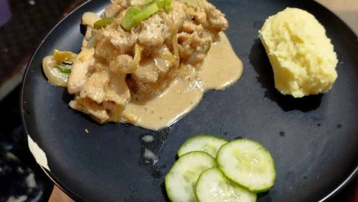 Oscareeee1's tweet photo. aku sebut ini dengan Roti Mak Jalak Biadab. https://t.co/koYmEOcWXs