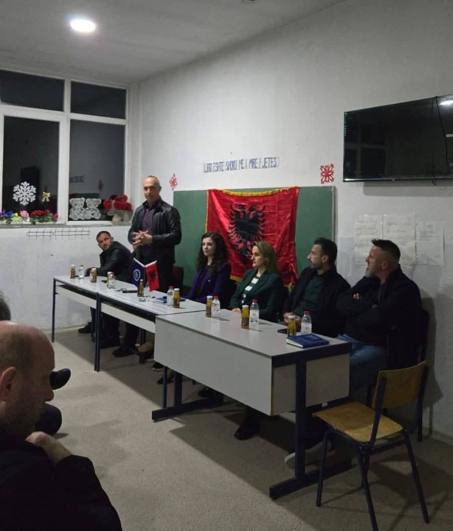 Никој не се буни за терористите нека си прават што сакаат додека Македонците си вадат очи тие си ја тераат агендата