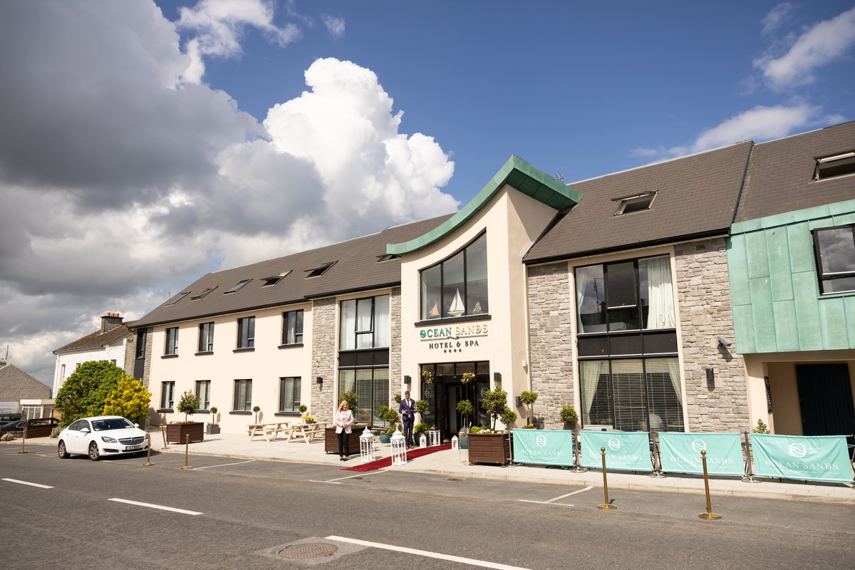 Book a getaway to Enniscrone this summer and choose from one of the top-class accommodation options on offer:

⭐️ Diamond Coast Hotel

⭐️ Ocean Sands Hotel

⭐️ Waterfront House

#DiscoverEnniscrone #KeepDiscovering