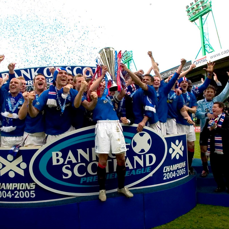ScotlandSky's tweet photo. 🚨 𝗖𝗢𝗠𝗜𝗡𝗚 𝗨𝗣: Relive one of the most dramatic days in Scottish football history - 20 years on. Celtic were set to be crowned champions, before the helicopter changed direction!

🚁 𝗛𝗲𝗹𝗶𝗰𝗼𝗽𝘁𝗲𝗿 𝗦𝘂𝗻𝗱𝗮𝘆
📺 𝗙𝗿𝗶𝗱𝗮𝘆 | 𝟲𝗽𝗺 | @SkyFootball https://t.co/aPnjhugmvC