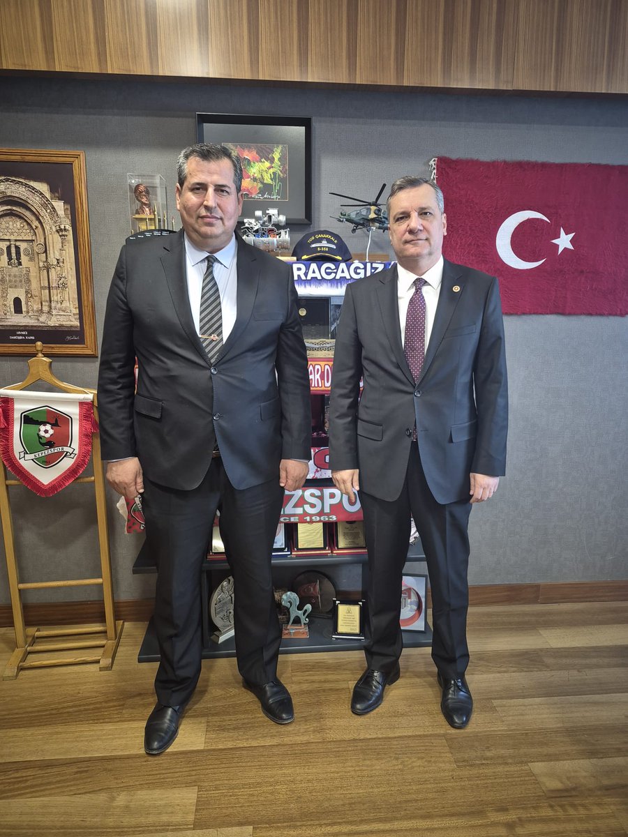 SÖZPER-MALUL-DER başkanı Abidin Kocabuğa  Meclis'te ziyaretimize  gelerek, sözleşmeli erbaş ve erlerin kamuya atamaları konusunda taleplerini sıklıkla gündeme getirmemizden ötürü teşekkürlerini iletti. Kendilerine desteğimiz sürecek.