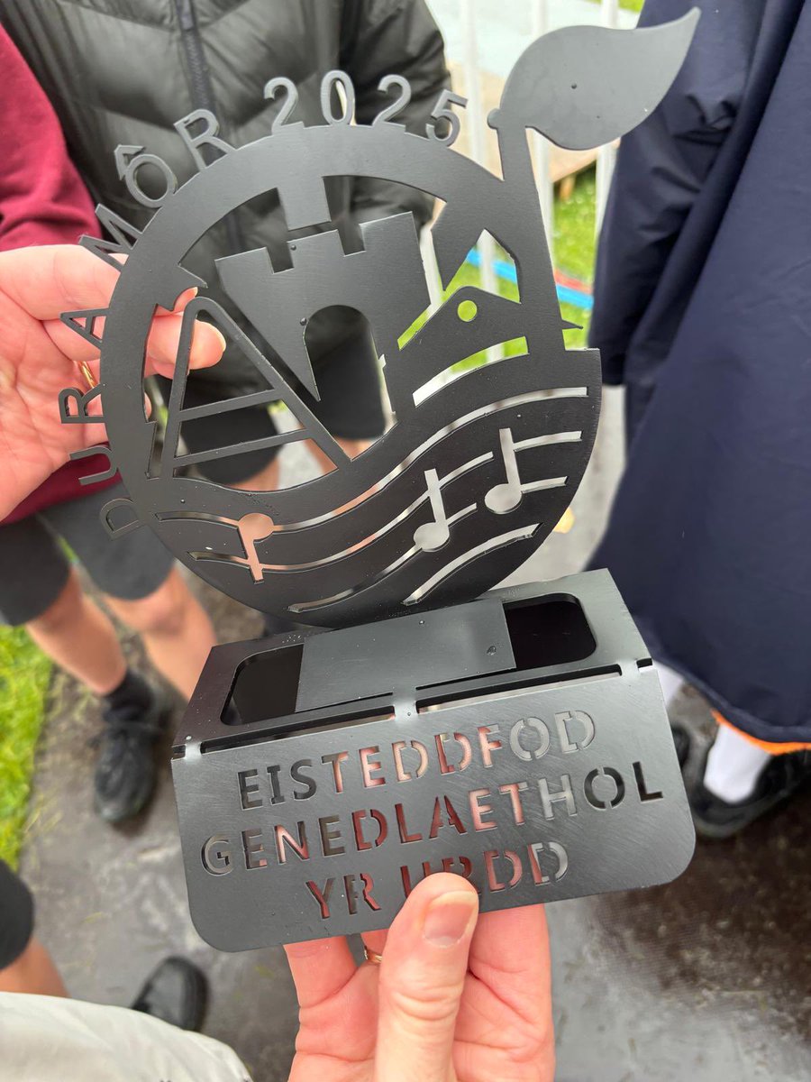 Ysgol Pen Barras (@penbarras) on Twitter photo Eisteddfod yr Urdd- Dur a Môr 2025
1af- Côr Cerdd Dant i ysgolion dros 150 o blant 🎶🏴
<a href="/Urdd/">Urdd Gobaith Cymru</a> <a href="/MIDinbych/">Menter Iaith Sir Ddinbych 🏴</a> <a href="/DenbighshireCC/">DenbighshireCC</a> Eisteddfod yr Urdd- Dur a Môr 2025
1af- Côr Cerdd Dant i ysgolion dros 150 o blant 🎶🏴
<a href="/Urdd/">Urdd Gobaith Cymru</a> <a href="/MIDinbych/">Menter Iaith Sir Ddinbych 🏴</a> <a href="/DenbighshireCC/">DenbighshireCC</a>