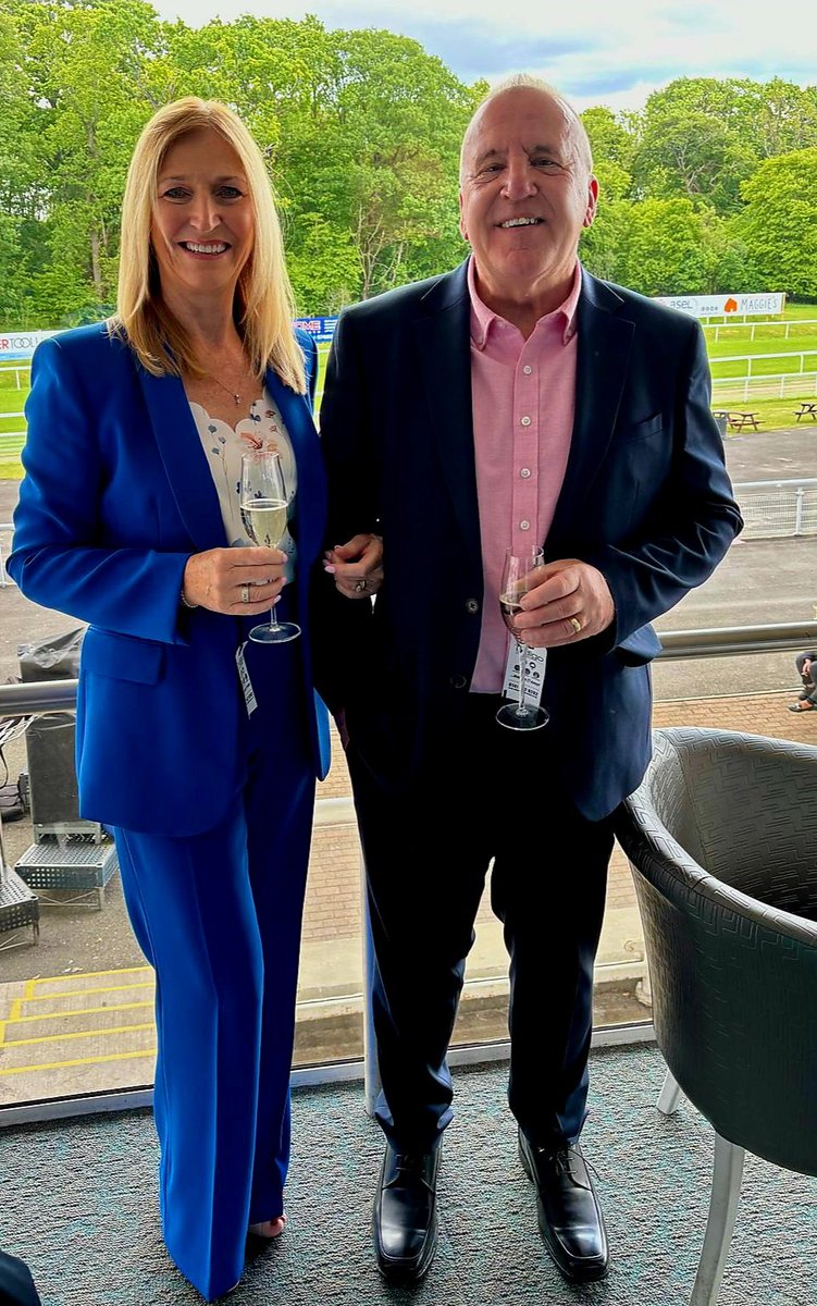 At <a href="/HamiltonParkRC/">Hamilton Park</a> for a good day's racing, the sun is out.