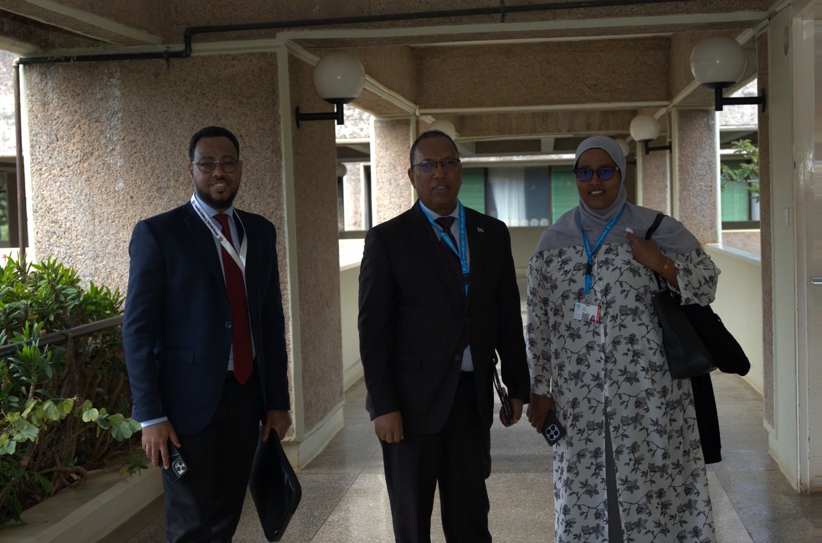 #Housing takes centre stage at the Resumed Session of the <a href="/UNHABITAT/">UN-Habitat</a> #Assembly.
RD Africa @OumarSyllar &amp; H.E. Dr. Elmi Mahmoud Nur, Somalia’s Housing Minister <a href="/Mpwr_Somalia/">Ministry of Public Works, Rec. & Housing Somalia</a> signed an agreement to support a National #HousingPolicy, informal settlement planning &amp; joint #fundraising