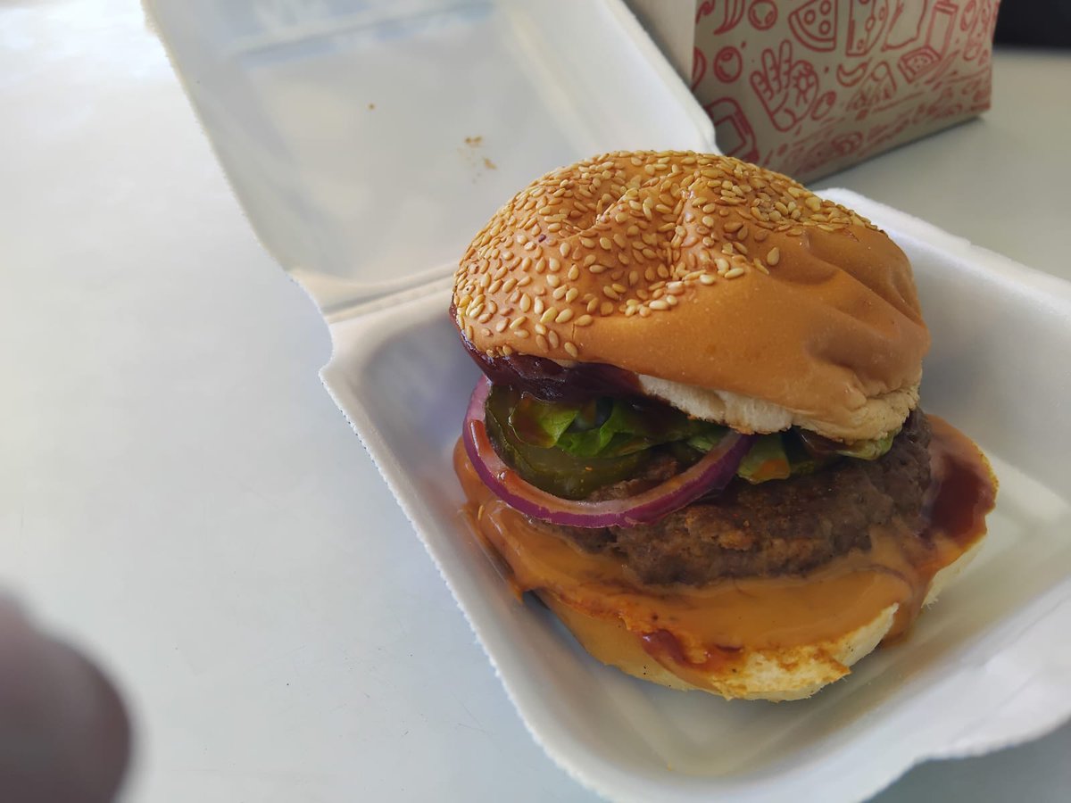 KbzFire's tweet photo. Happy International Hamburger day! #BurgerPerfect #ItsInTheName https://t.co/6aN2FuAJw8