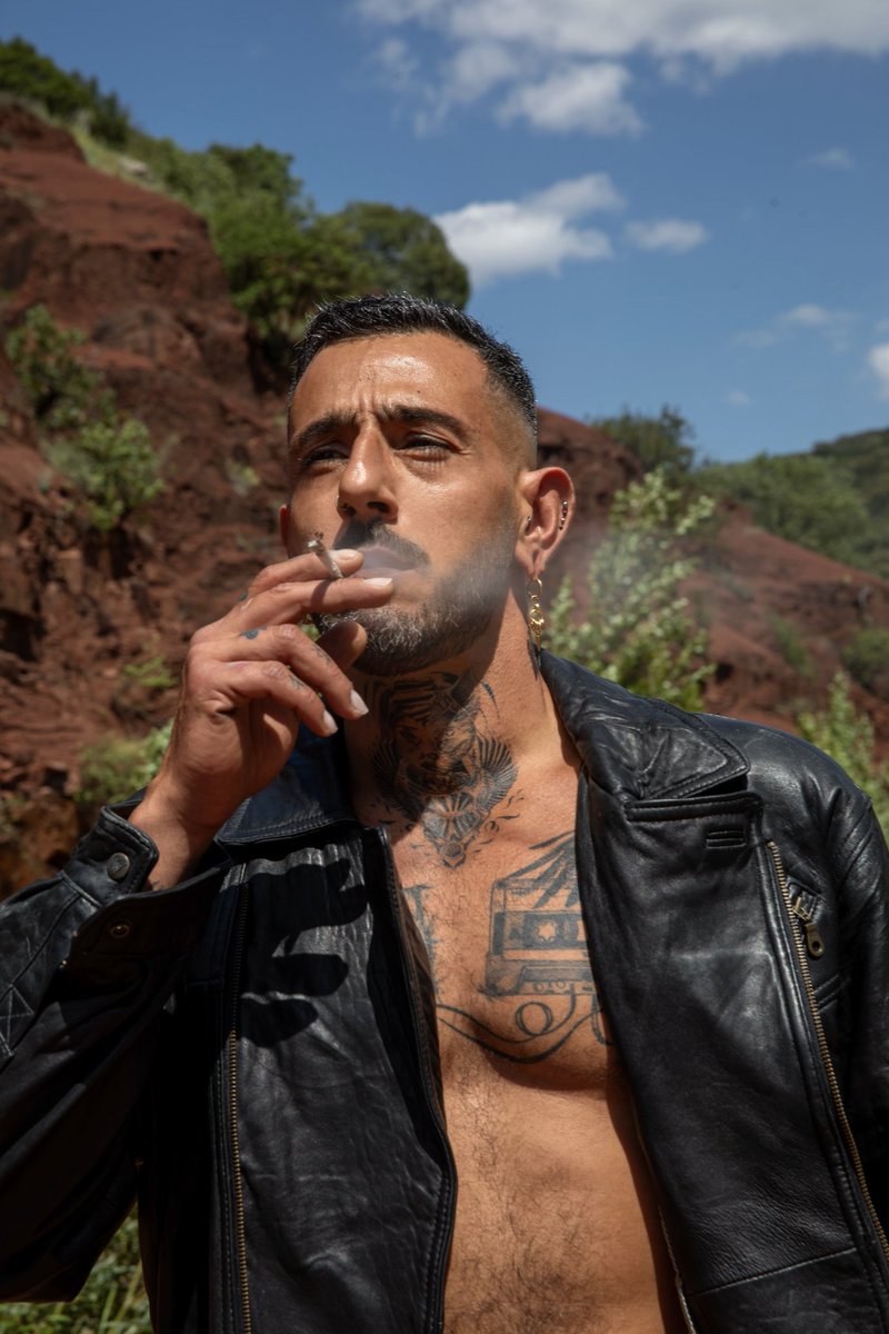 Guiowldu34's tweet photo. Shooting day !!
by @alexisalguess 
🙏🤟🙏 https://t.co/eGjz5DOZFi
