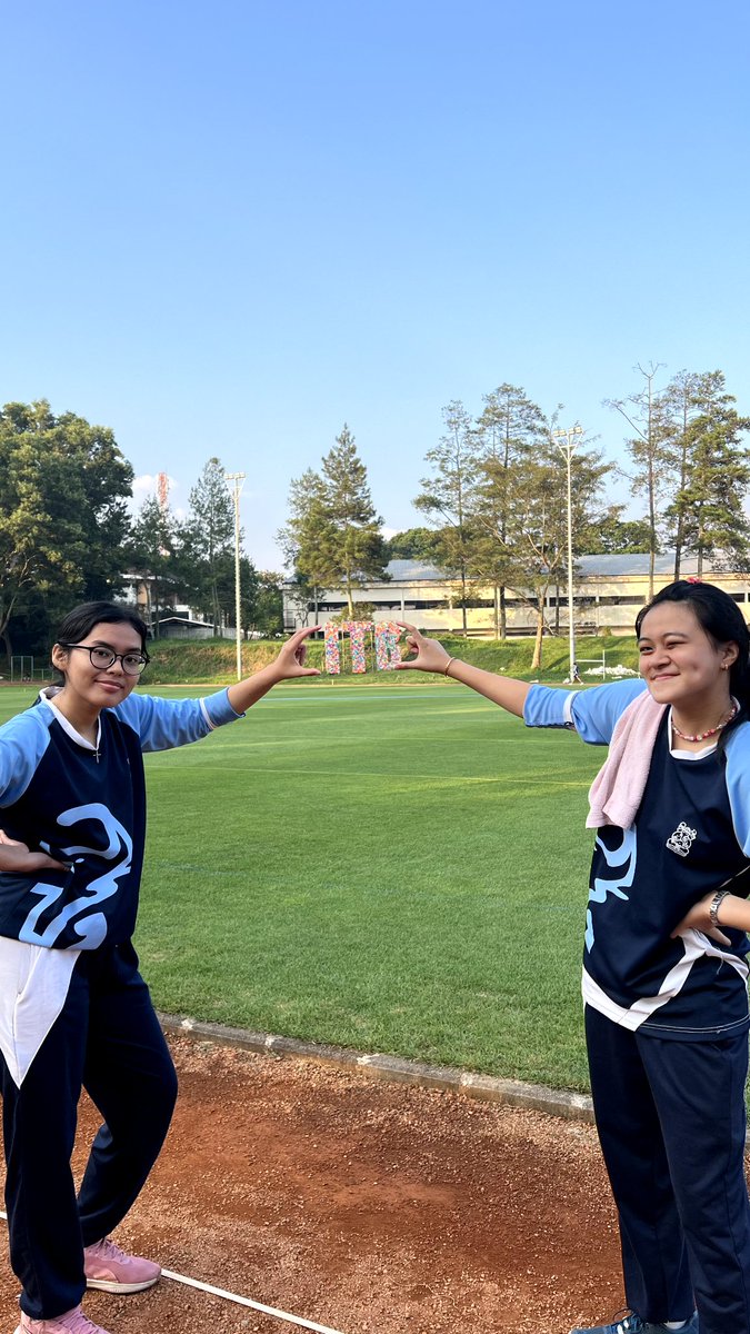 pinkibium's tweet photo. welcoming FTI'25!!!!! #enjoyy itb yaaaaaaa🥳 https://t.co/34XjyCLfpx