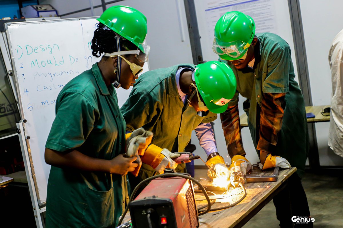 CIC_Makerspace's tweet photo. The geniuses from @lautechofficial  received advanced engineering skills training, preparing them to solve Nigeria's biggest engineering problems.

@ACTFoundation_ 
@autodesk 
@AEC_Africa 

#NigerianGenius
#Engineering 
#Innovation 
#E4I https://t.co/wVaYIf7mYf