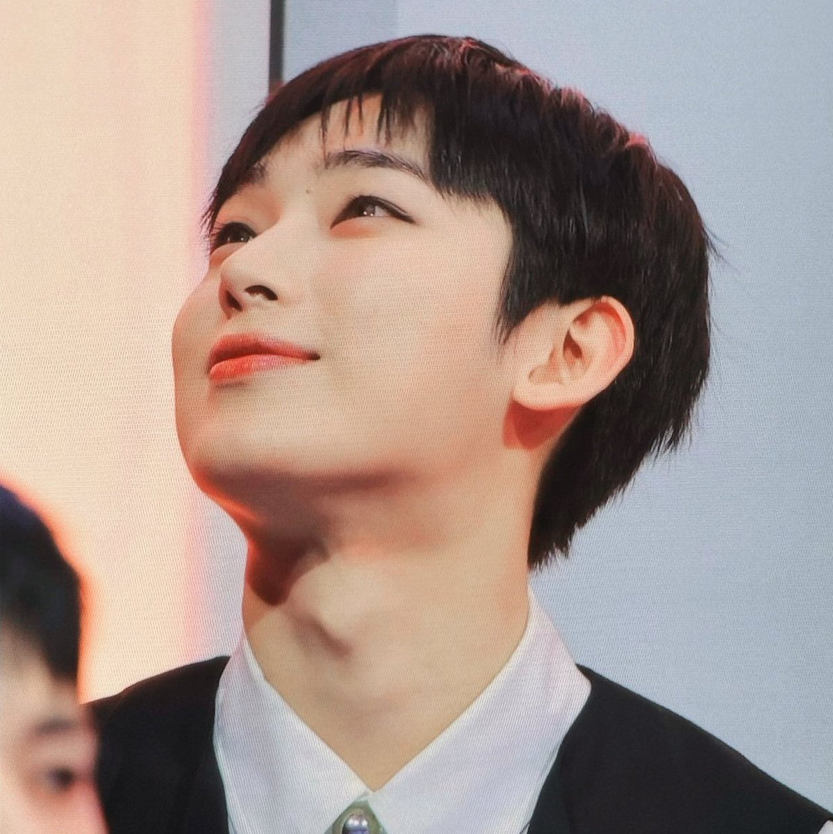 the way sunoo looked and smiled up at sunghoon when telling him to sit down in hd i have no words why is this so beautiful