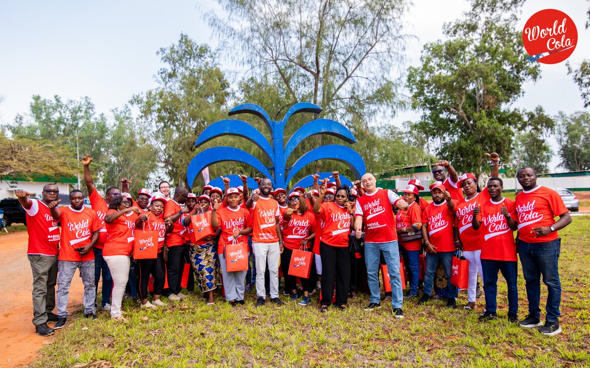 En prélude à la #FêteDesMères, World Cola a honoré les femmes de Dantokpa lors d’une journée mémorable le 22 mai dernier !
✅ Visite de l'unité de Possotomè
✅ Déjeuner Chez Theo
✅ Remise de Cadeaux 
🤝 Une belle illustration de notre engagement client !
#Sobebra #WorldCola