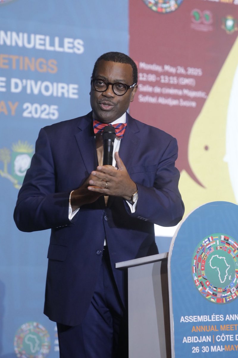 Cotedivoireoff_'s tweet photo. Leaders de Demain lancé l'Appel de la Jeunesse Africaine aux Assemblées Annuelles 2025 de la BAD

Le 26 mai 2025, dans la salle Majestic du Sofitel Hôtel Ivoire à Abidjan, la jeunesse africaine a pris la parole lors des Assemblées Annuelles du Groupe de la Banque africaine de développement (BAD). À cette occasion, en présence du President de l’organisation Mohamed CHERIF, et les bénévoles de Leaders de Demain, la Secrétaire Générale de Leaders de Demain, Camille ÉTÉ, a prononcé un discours marquant « L’Appel de la Jeunesse Africaine pour mobiliser le capital du continent au service d’un avenir partagé ».

Cet appel vibrant a souligné la détermination de la jeunesse à être actrice du développement du continent, en mettant en avant l'importance de l'inclusion, de la transparence et de la bonne gouvernance. Leaders de Demain exprime sa profonde gratitude envers la Banque africaine de développement et des responsables de la Société civile, Mme Zeneb TOURÉ et Dr Luther YAMEOGO pour cette opportunité significative, ainsi qu'à tous ceux qui œuvrent pour l'intégration de la société civile dans les processus décisionnels.

Le discours de Camille ÉTÉ a été salué par les participants et a renforcé la conviction que la jeunesse africaine est prête à relever les défis du continent. La présence du Président de la BAD, Dr. Akinwumi ADESINA, a également été un moment fort, symbolisant le soutien indéfectible aux initiatives portées par les jeunes.

Leaders de Demain réaffirme son engagement à travailler main dans la main avec tous les acteurs pour construire une Afrique prospère et inclusive.

C’est ensemble que nous avons pris cet engagement, ensemble que nous étions dans la salle Majestic du Sofitel Hôtel Ivoire, et c’est ensemble que nous allons réaliser, comme l’a si bien dit le Président : Main dans la Main.

"On est ensemble avec les mains autour du Baobab, des opportunités pour l’Afrique, on va continuer à pousser et accélérer le développement de l’Afrique dans une façon transparente, avec la bonne gouvernance avec l’inclusivité pour toute nos communautés, jusqu’au moment que l’Afrique, pour accélérer son développement avec fierté".

Merci également au Président Dr ADESINA, avocat infatigable de la société civile et aiguillon de notre jeunesse. Vous avez compris que la jeunesse n’est pas un problème à gérer mais une solution à activer.

Pour revivre ce moment fort, visionnez le discours complet de Camille ETE ici :  

Article : https://t.co/XFrRuEHR5R

Vidéo : https://t.co/9JTjl8k9nv?