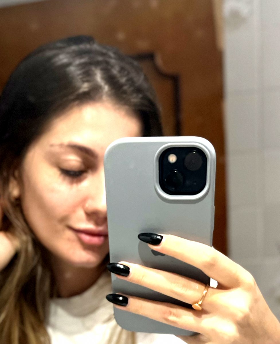 firelightrish's tweet image. i don’t always take mirror selfies… but when i do, it’s because i looked too good not to make someone feel something.
#wilmington #mirrorselfies