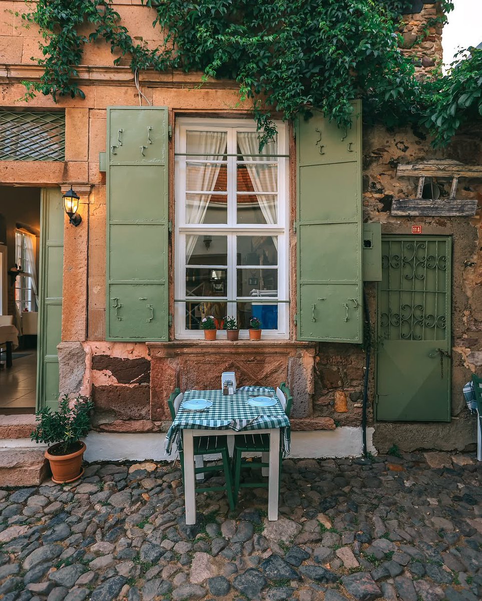 mutlakagdilmeli's tweet photo. Balıkesir, Ayvalık Cunda Adası’na git. https://t.co/Wkcm76tXxM