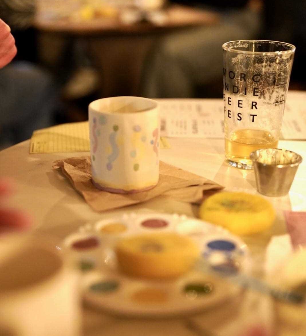 TheMoRW's tweet photo. OMG #FathersDay is just around the corner #WorcestershireHour!
Good news 📢5 June is a creative evening at #GoodRoots so you can paint a personalised gift. Yay🎉
Included➡️ painting materials🖌️choice of ceramics🎨glass of fizz🥂
https://t.co/7zrFwAe0Rn
#PYOP #LoveWorcester https://t.co/IZUpA6PLBM