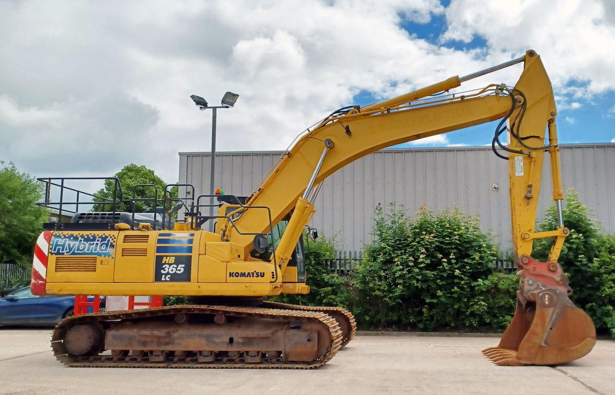 A used Komatsu HB365LC-3 Hybrid Excavator sold and ready to be loaded for its new owner.

We have a selection of quality used machines - Excavators, Dump Trucks, Dozers and Wheel Loaders - all in stock and ready to go.

Check our stock here: buff.ly/OEq4t4s