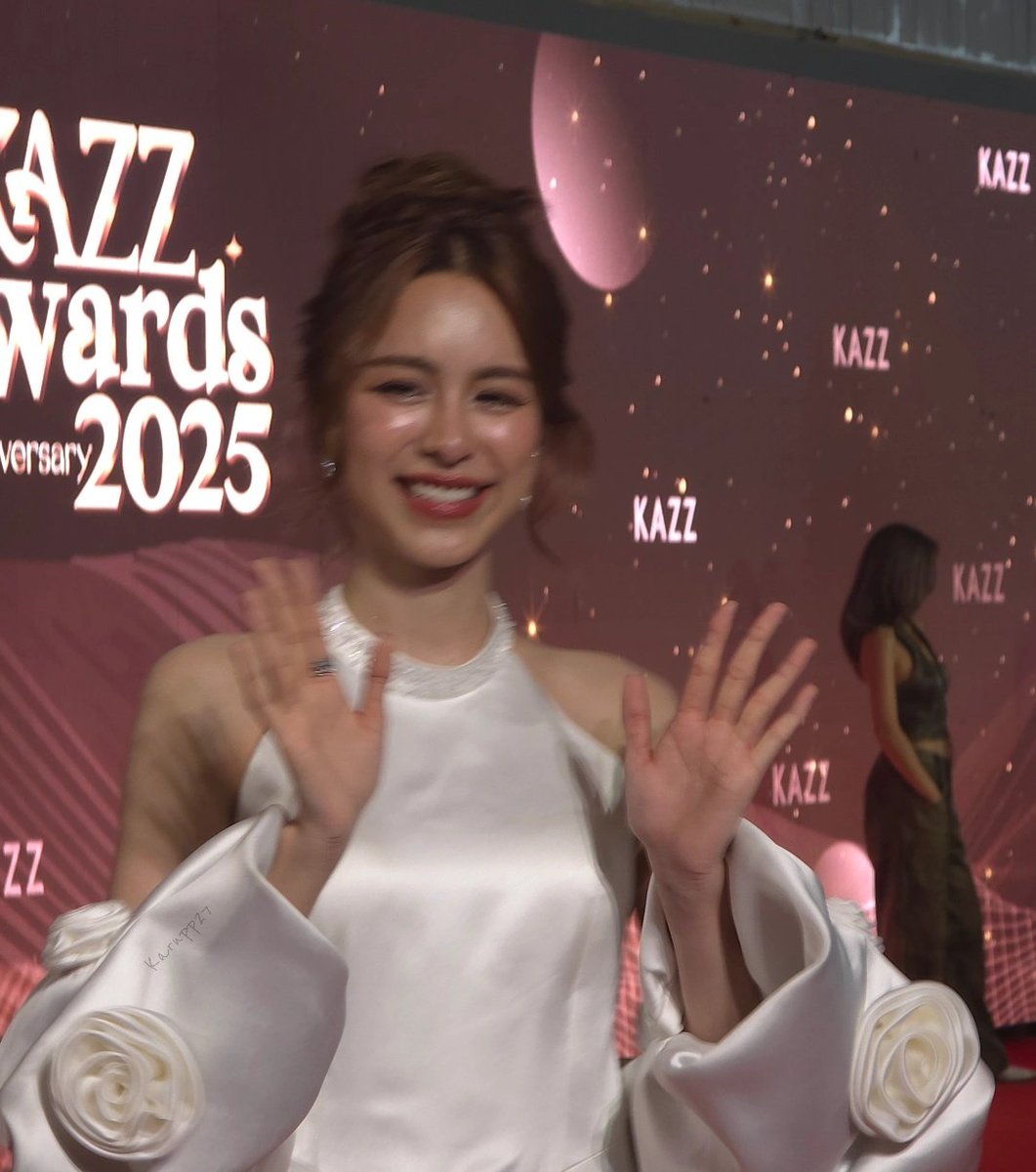 รูปแรกก็เบลอว่ารักแถบเลย สู้ๆนะลูก 

PP AT KAZZ AWARDS 

#KazzAwards2025xPPPUN
#KAZZAWARDS2025