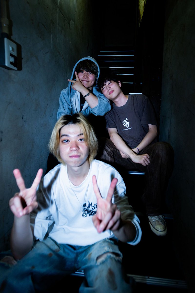 ‼️取り急ぎ‼️
5/28 寺田町Fireloop
"overplugged"
ありがとうございました！！

トッパーからたくさんお客さんいて楽しかった！！
またお邪魔させてもらいます。
----------------------
spt.Ba <a href="/q0_0p_y/">Tani Kazuya</a> 
spt.Dr/ @こうへい
Photo/ <a href="/__miphoto_/">瑞希</a>