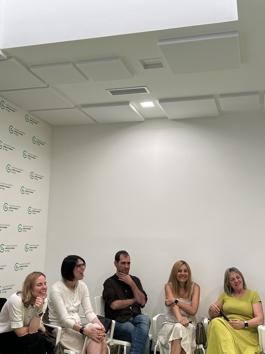 ¡¡Que importante es reconocer el camino que hacemos juntos y alineados!!, GRACIAS Fundacion La Caixa y Comisión Territorial Noroeste 🤗🤗

#FinaldeVida #FundaciónlaCaixa #Enfermedadesavanzadas  #CuidadosPaliativos
#ComisionNoroeste