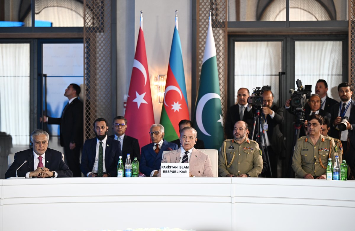 The Summit with the participation of President Ilham Aliyev, President of the Republic of Türkiye Recep Tayyip Erdoğan, and Prime Minister of the Islamic Republic of Pakistan Muhammad Shehbaz Sharif has commenced in Lachin.

president.az/en/articles/vi…