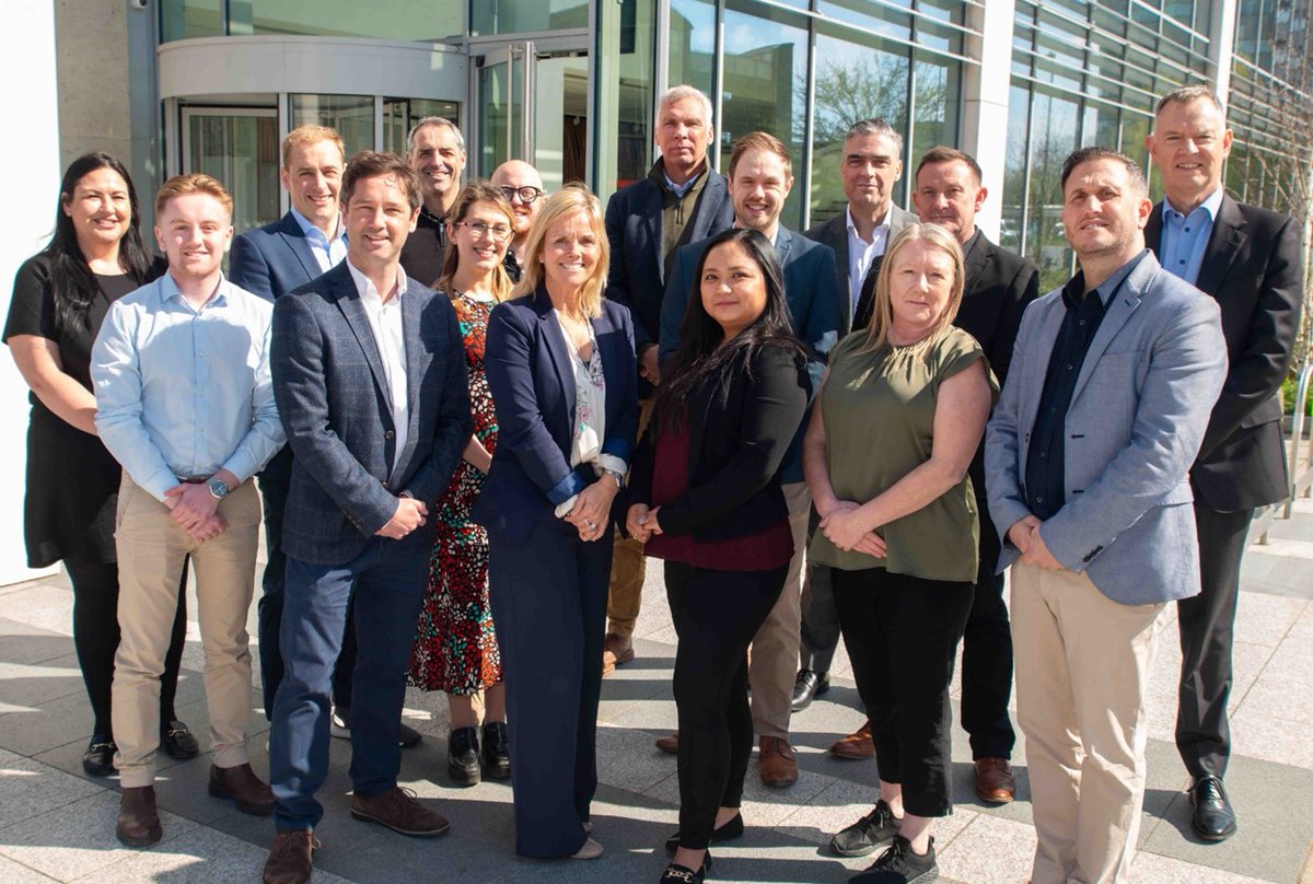 VailWilliams's tweet photo. 🔙 We're throwing it back to 1995 when our doors officially opened in Crawley. 4 fresh-faced people to now a team of 20+.

What a ride it's been so far!

#VWCrawleyTurns30 #TBT #GatwickDiamond #CommercialProperty #WhereItBegan https://t.co/QzXCw28TTH