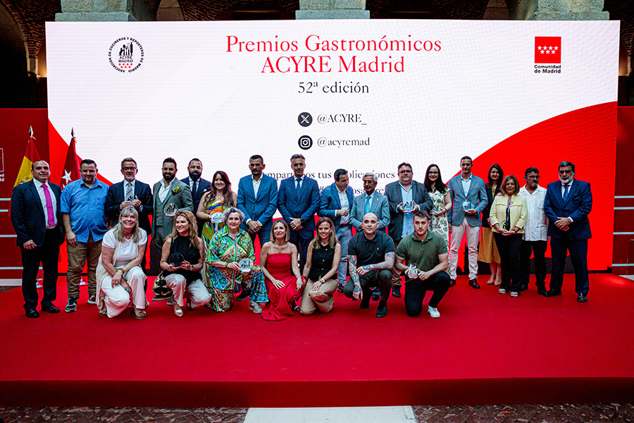 #Premios | La 52 edición de los Premios ACYRE Madrid reconoce a la gastronomía con raíces y sin límites

📰 tinyurl.com/y3mnz9v8

<a href="/ComunidadMadrid/">Comunidad de Madrid</a> 
<a href="/madrifood/">Clúster Agroalimentario de la Comunidad de Madrid</a> 
<a href="/ACYRE_/">ACYRE MADRID</a> 
<a href="/CarlosNovilloPi/">Carlos Novillo Piris</a> 
<a href="/DgdeOteo/">Ángel de Oteo</a> 
<a href="/Romanmunozs/">Román Muñoz Sánchez</a> 
<a href="/MadridCalidad/">M Producto Certificado</a> 
<a href="/VinosdeMadridDO/">Vinos de Madrid CRDO</a> 
<a href="/mahou_es/">Mahou</a> 
<a href="/ProdescoSA/">Grupo Prodesco</a>