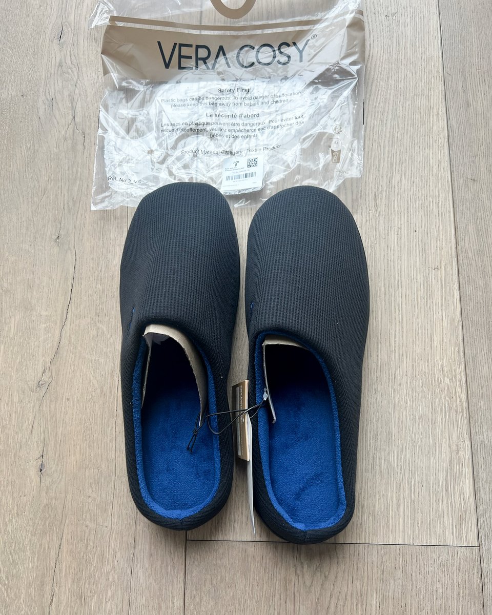 BubblyMoments's tweet image. 🥿 Comfort in every step! These two-tone memory foam slippers are soft, cozy, and stylish enough to wear all day 🛋️

🛍️ Shop here: amzlink.to/az0gxUSpd9yNL

#ComfyStyle #MemoryFoamSlippers #HouseEssentials #StayCozy #FootwearFaves