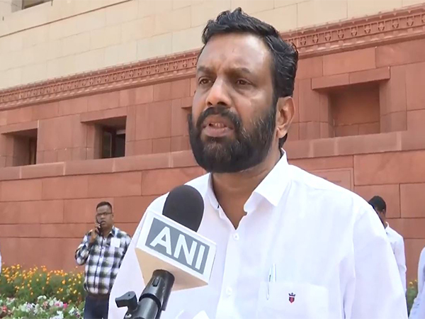 ani_digital's tweet photo. CPI MP Sandosh Kumar seeks impeachment motion against Delhi HC judge Verma
Read @ANI story | https://t.co/DEnykBwlis
#CPI #SandoshKumar #YashwantVarma https://t.co/WuII8jewSD