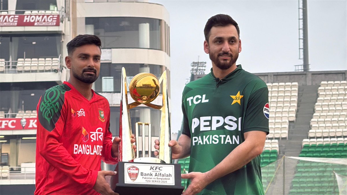 💥 Captains Salman Ali Agha and Litton Das pose with the T20I series trophy.

The three-match T20I series will begin today at 8 pm.

#PAKvBAN #Cricket  #Green_Team92