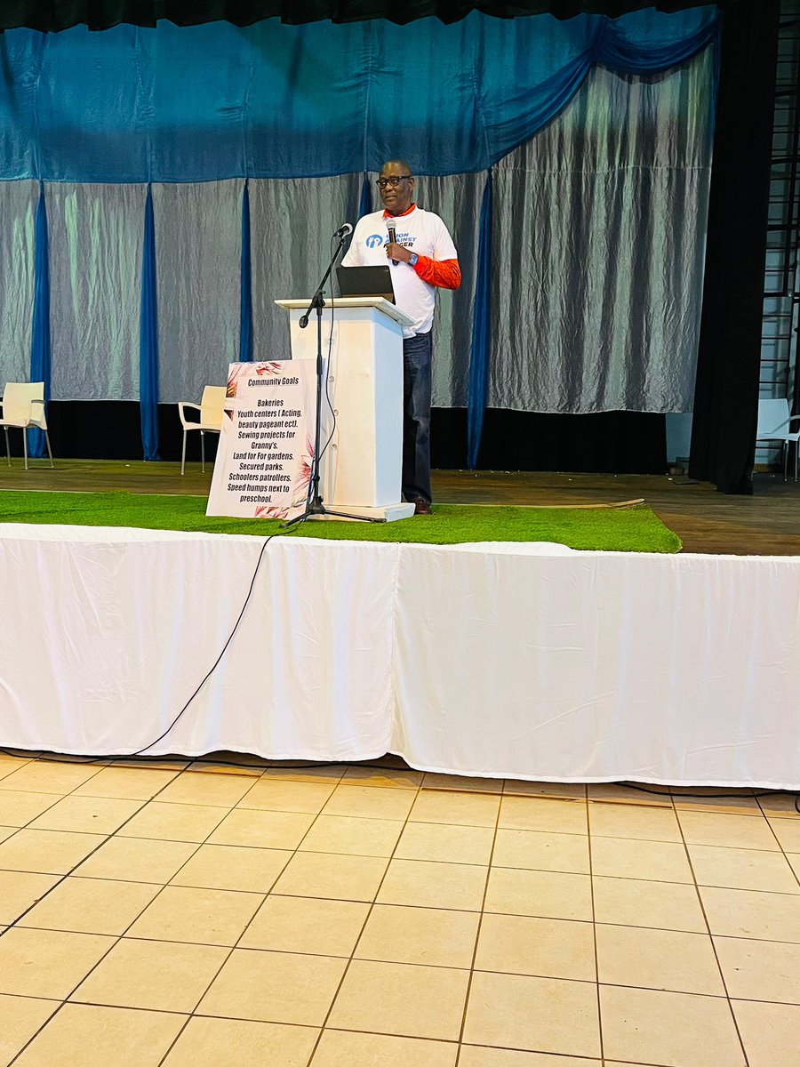 <a href="/Shoprite_SA/">Shoprite SA</a> CEO earns R63 million while cashiers earn a measly R5000 a month.” -
<a href="/Zwelinzima1/">Zwelinzima Vavi</a> 
#EndHungerNow <a href="/UAH_za/">Union Against Hunger</a>