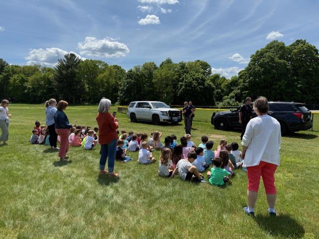 Thank you to Mrs. Trott and the L .B Merrill Elementary School for allowing SRO Lang and Sgt. Pacheco to come and visit the kids yesterday.  SRO Lang was able to speak with the kids about safety, while Sgt. Pacheco and his K-9 partner Bleky, gave a K-9 demonstration.