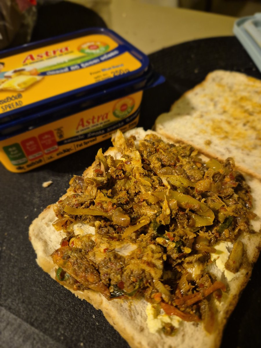 xenoswahid's tweet photo. When you're away from home and you still have the Sri Lankan craving in you https://t.co/w5Te2GgCas