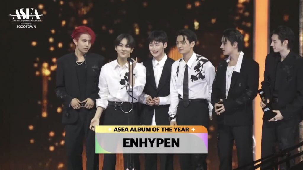 PIC0209's tweet photo. ENHYPEN 2ND DAESANG!! SO PROUD OF YOU! 😭🏆 https://t.co/gKQS5Ohl3S