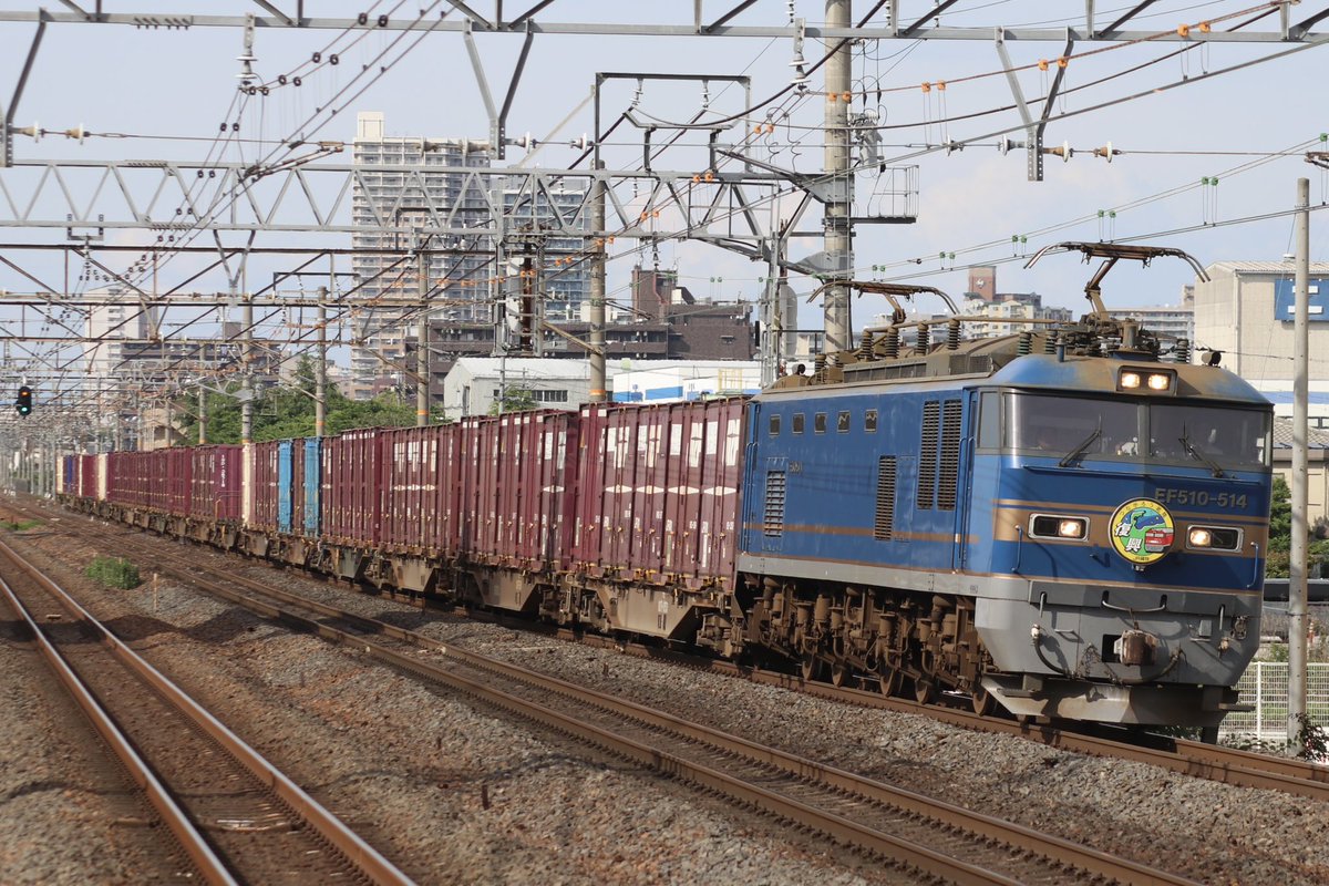 kumaaaaa485's tweet photo. 本日の午後はコキ1両が付いた8865レ
と缶付きの4076レを撮影🙂
8865レ EF66 122+コキ200-20
4076レ EF510-514+コキ20B
#JR貨物能登応援プロジェクト https://t.co/bj1H8DwbHA