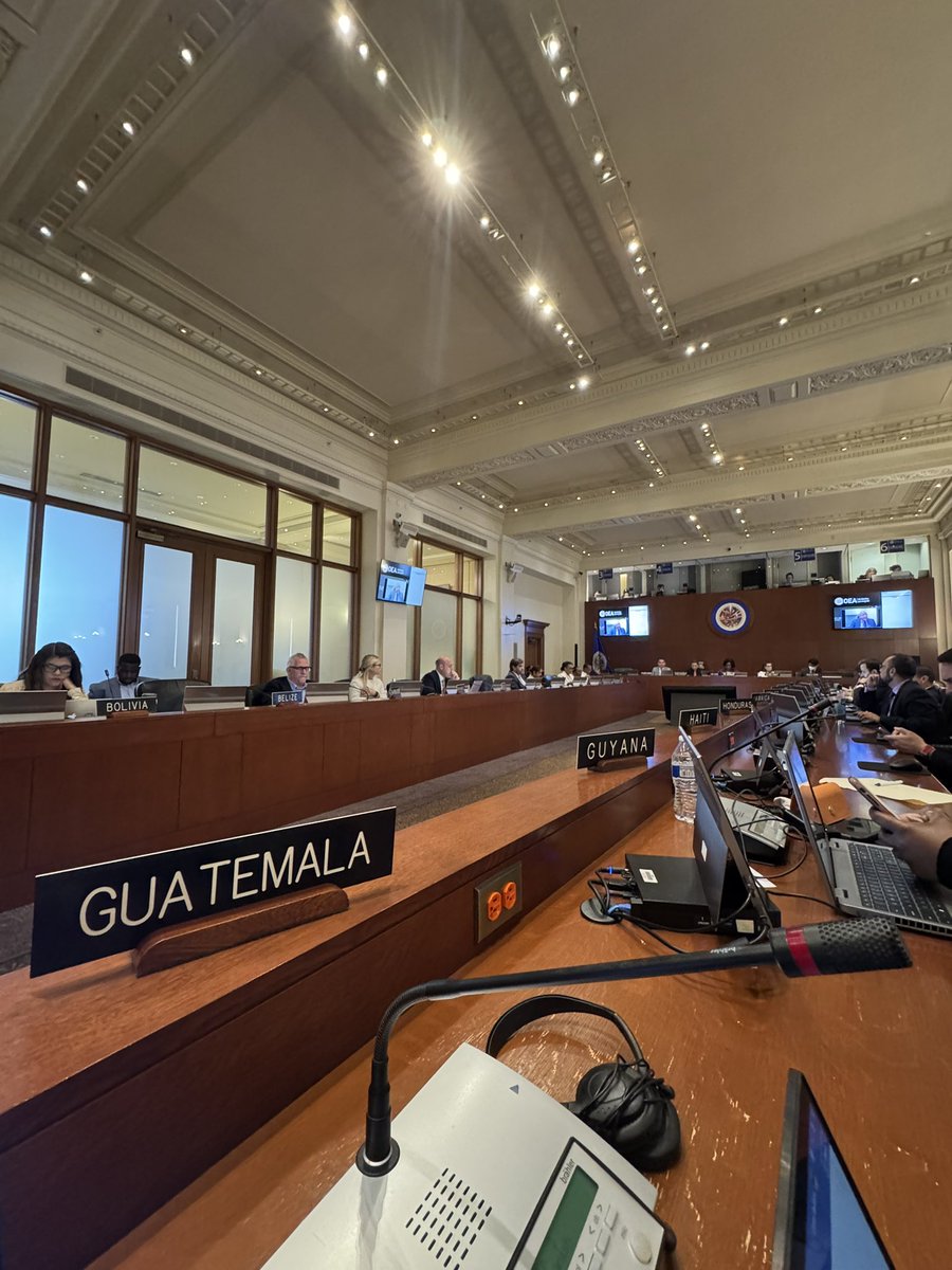 Guatemala en la OEA (@guatemalaoea) on Twitter photo En reunión <a href="/OEA_Desarrollo/">OEA Desarrollo</a> sobre estrategias para afrontar la fuga de cerebros en la región, Guatemala🇬🇹 enfatizó la importancia de aprovechar el bono demográfico, fortaleciendo el ecosistema educativo, laboral y económico para atender las causas estructurales de la migración En reunión <a href="/OEA_Desarrollo/">OEA Desarrollo</a> sobre estrategias para afrontar la fuga de cerebros en la región, Guatemala🇬🇹 enfatizó la importancia de aprovechar el bono demográfico, fortaleciendo el ecosistema educativo, laboral y económico para atender las causas estructurales de la migración