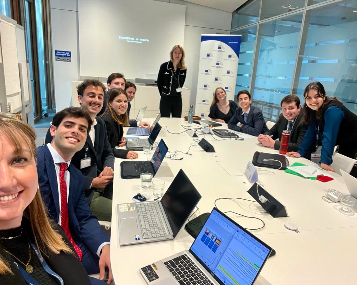College of Europe (@collegeofeurope) on Twitter photo 🇱🇺 Another group of ECO students presented their Capstone project at the <a href="/EIB/">European Investment Bank</a> in Luxembourg!
This time, their research examined the structural & regulatory hurdles faced by Pension Funds & Insurance Companies when investing in European Private Equity & Venture Capital markets! 🇱🇺 Another group of ECO students presented their Capstone project at the <a href="/EIB/">European Investment Bank</a> in Luxembourg!
This time, their research examined the structural & regulatory hurdles faced by Pension Funds & Insurance Companies when investing in European Private Equity & Venture Capital markets!