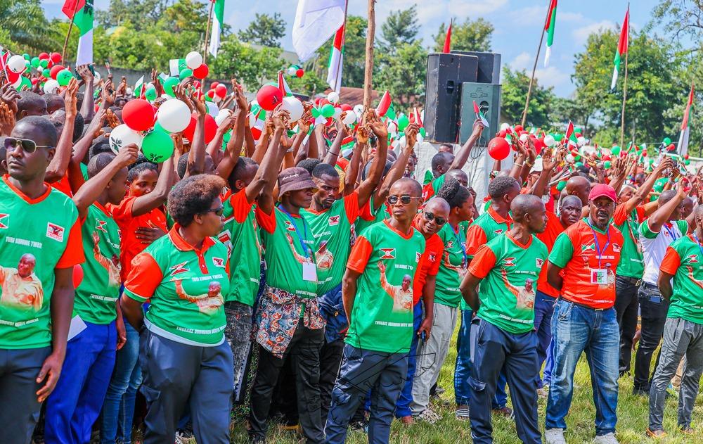 #Rumonge, une mobilisation historique pour la campagne du 5 juin 2025.

Ce mercredi 28 mai 2025, la commune de Rumonge en province de #Burunga écrit une nouvelle page de son engagement politique. Le Secrétaire Général du CNDD-FDD, Très Honorable Révérien Ndikuriyo, anime un grand